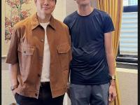 林俊杰发布与Vitalik的合照，并配文“很高兴能与其深入交流”